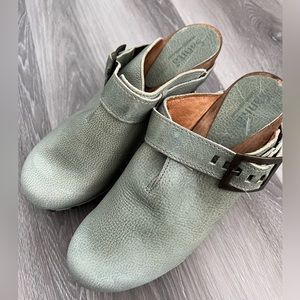 Sanita the original danish clogs size 41 soft leather buckle design wood heels